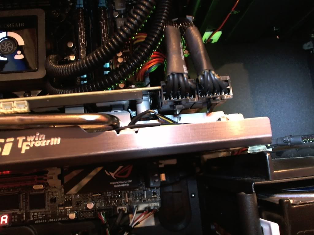 PCIe connectors to graphics card too big hit side panel