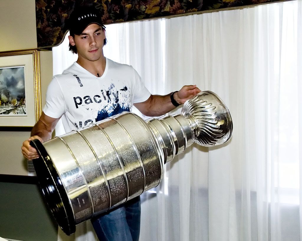 Kris Letang with Cup