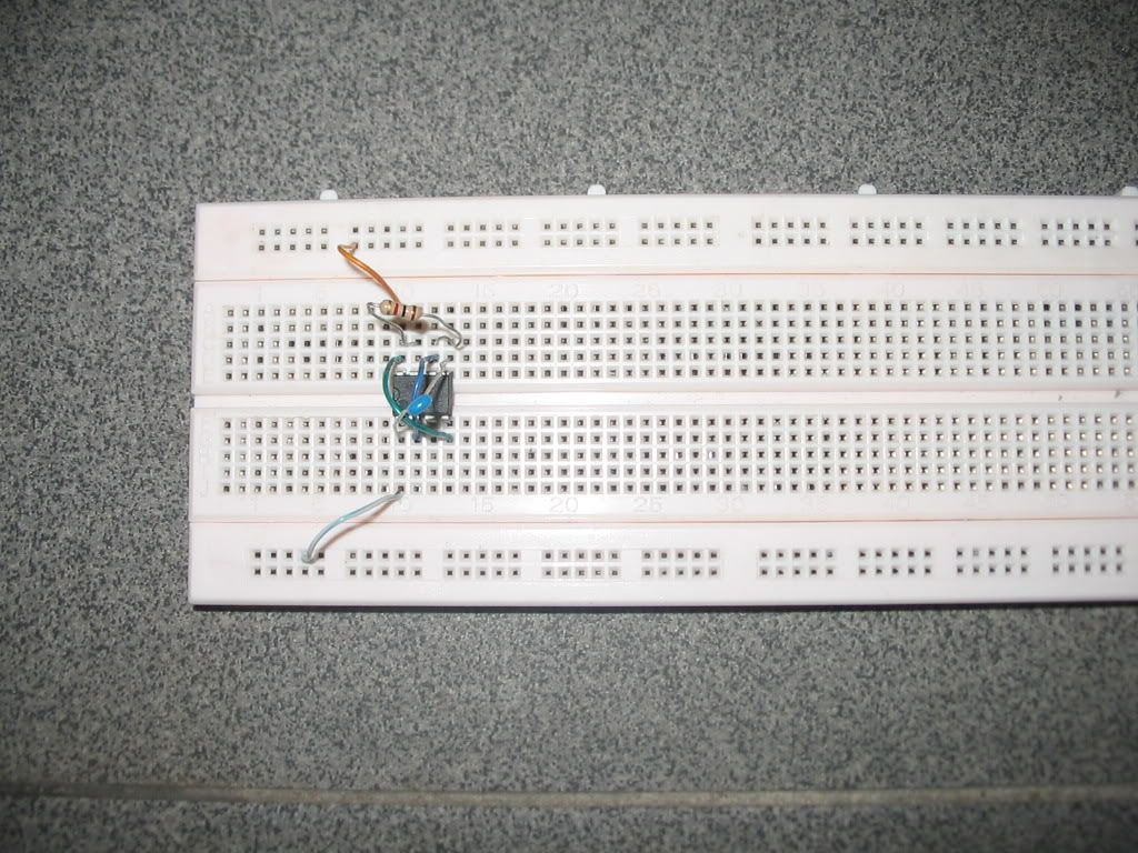 Luz intermitente con 555 Luz intermitente con 555